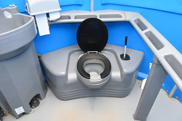 Portable Toilet Options We Offer in Blossom, TX